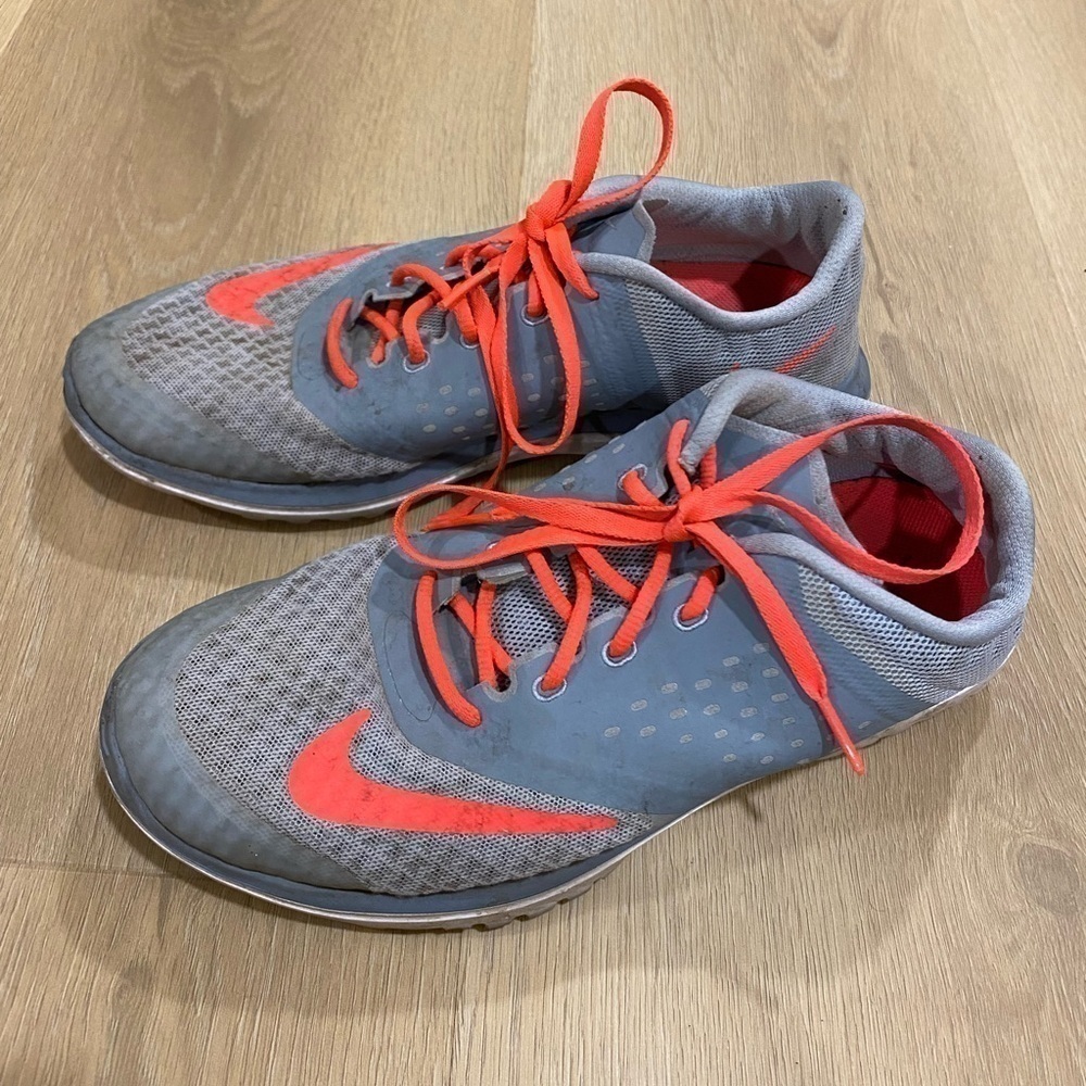 Size 8.5 - Nike FS Lite Run 2 Low Gray W